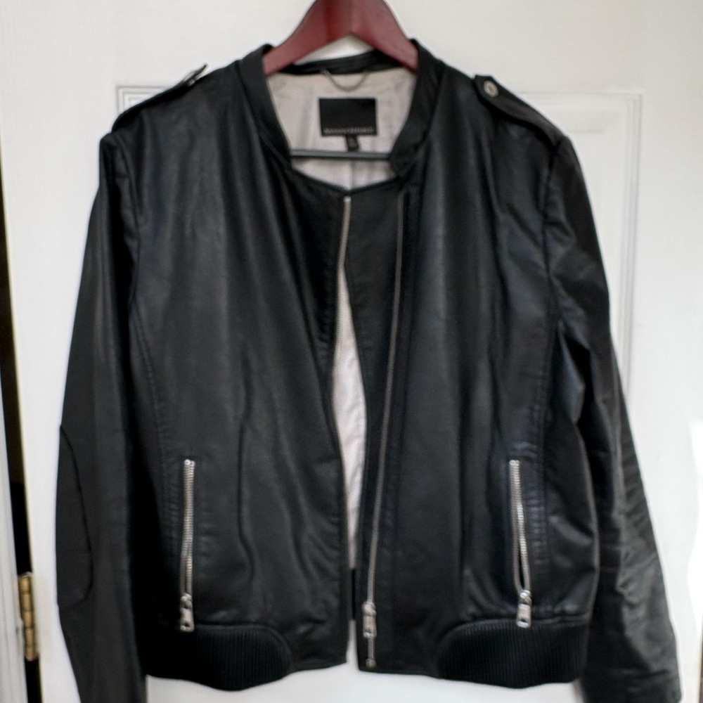 Banana Republic Women’s Black Leather Jacket Size XL